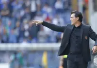 Montella in heated discussion with a fan